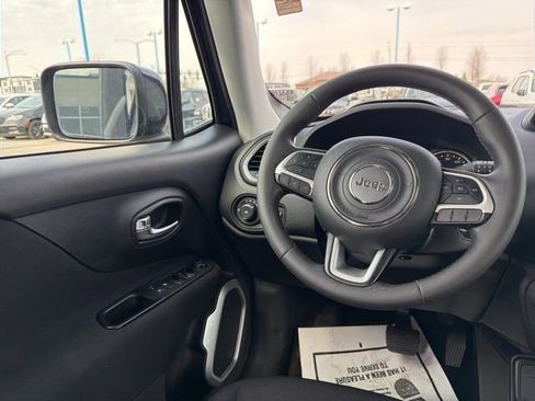 Used 2018 Jeep Renegade Latitude image 19