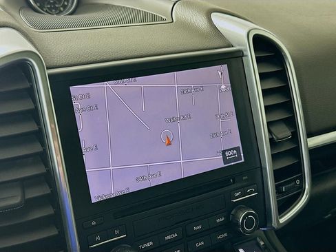 Used 2017 Porsche Cayenne Platinum Edition image 43