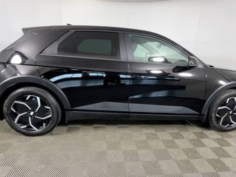Used 2024 Hyundai Ioniq 5 SE RWD image 3