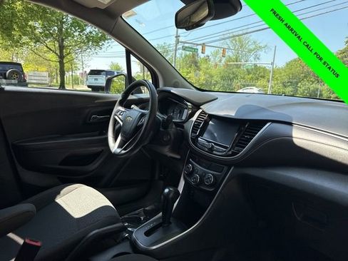Used 2021 Chevrolet Trax LS w/ Tint and Cruise Package FWD image 40