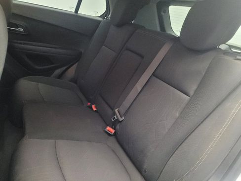 Used 2020 Chevrolet Trax LT image 18