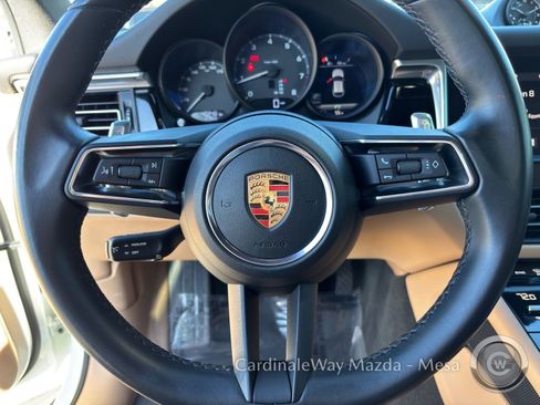 Used 2022 Porsche Macan image 27