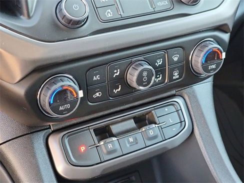 Used 2023 GMC Acadia AT4 w/ Technology Package image 22