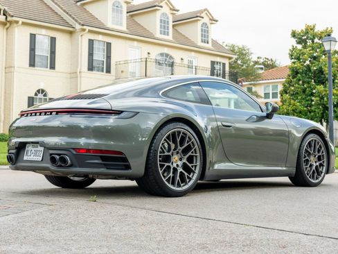 Used 2020 Porsche 911 Carrera RWD image 4