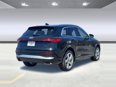 New 2025 Audi Q5 Prestige image 8