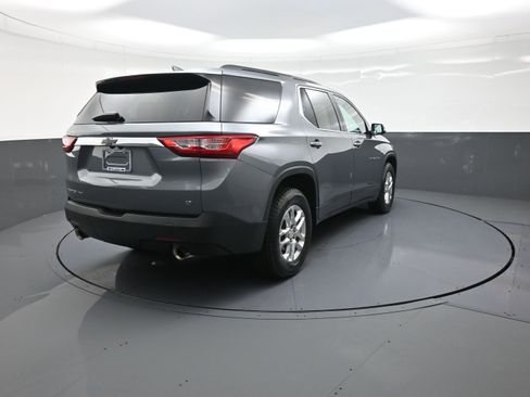 Used 2020 Chevrolet Traverse LT w/ LPO, Black Accent Package image 3
