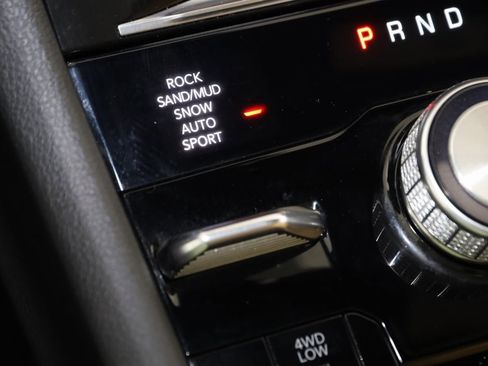 Used 2023 Jeep Grand Cherokee Summit w/ Luxury Tech Group V image 31