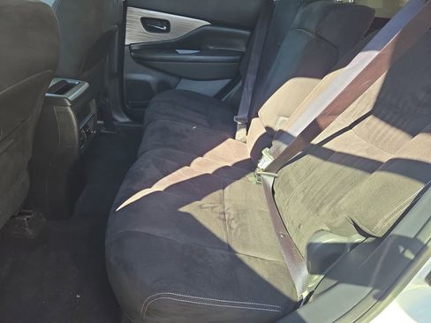 Used 2015 Nissan Murano S image 18