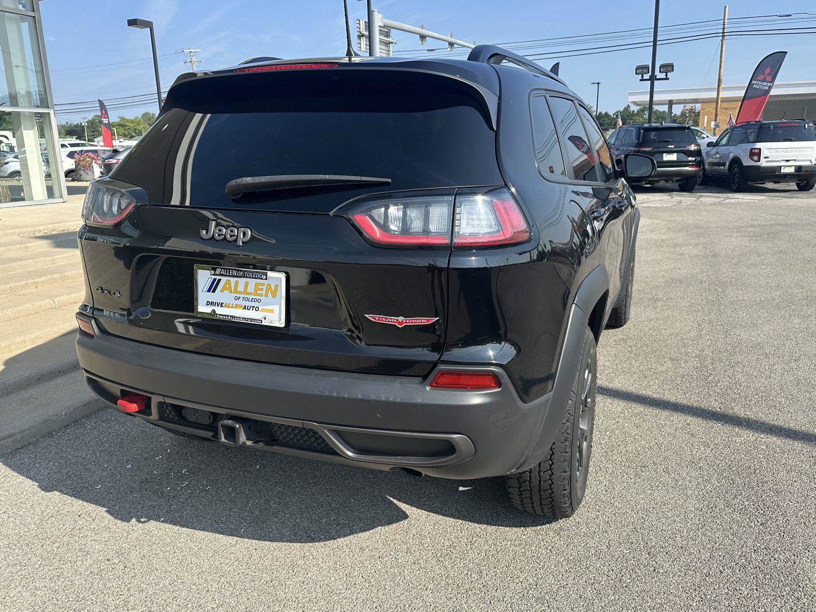 Used 2022 Jeep Cherokee Trailhawk w/ Premium Leather Package AWD/4WD image 10