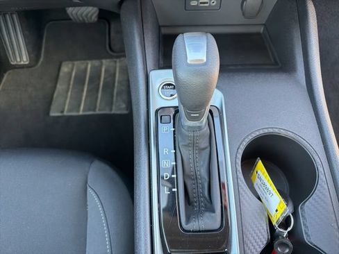 Used 2025 Nissan Altima 2.5 SV FWD image 19