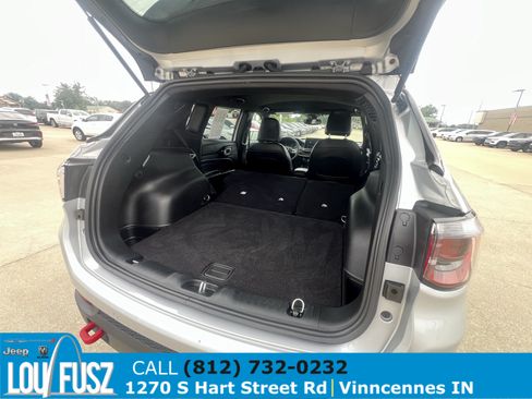Used 2025 Jeep Compass Trailhawk AWD/4WD image 16