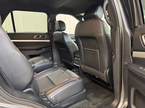 Used 2017 Ford Explorer XLT w/ Equipment Group 202A image 25