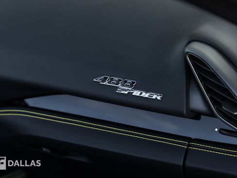 Used 2019 Ferrari 488 Spider image 34