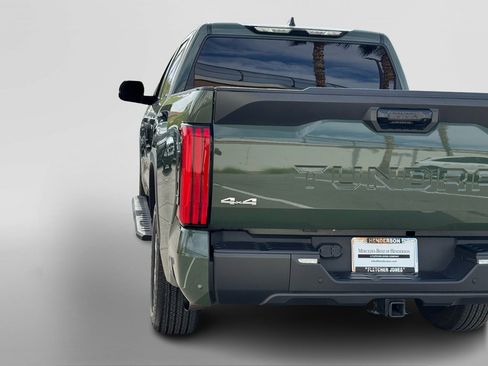 Used 2022 Toyota Tundra SR5 w/ SR5 Convenience Package image 10