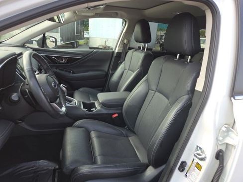 Used 2025 Subaru Outback Limited AWD/4WD image 11