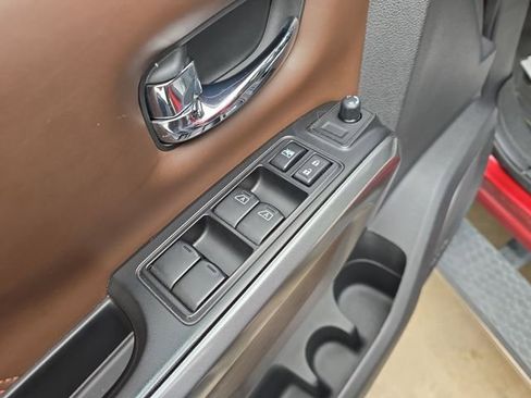 Used 2018 Nissan Titan Platinum Reserve w/ Platinum Utility Package image 11