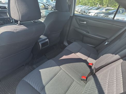 Used 2017 Toyota Camry LE FWD image 13
