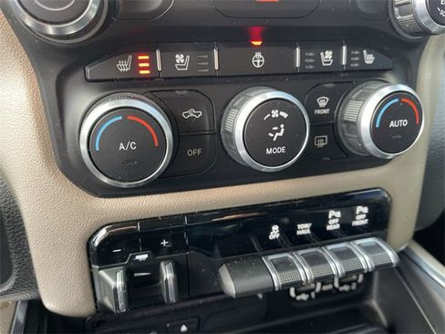 Used 2019 RAM 1500 Laramie image 18