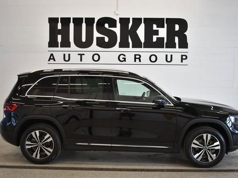 New 2025 Mercedes-Benz GLB 250 4MATIC image 2