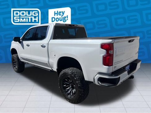 Used 2023 Chevrolet Silverado 1500 High Country w/ High Country Premium Package AWD/4WD image 4
