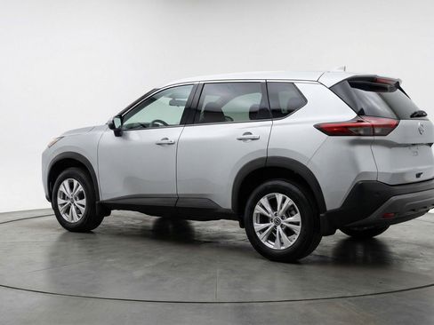 Used 2025 Nissan Rogue SV image 6