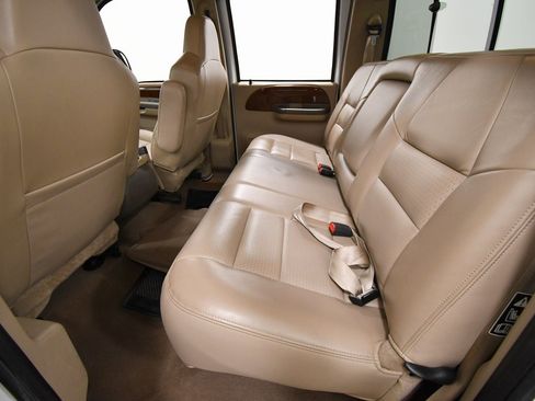 Used 2003 Ford F350 Lariat image 16