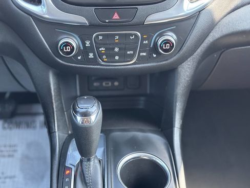 Used 2020 Chevrolet Equinox LT image 23