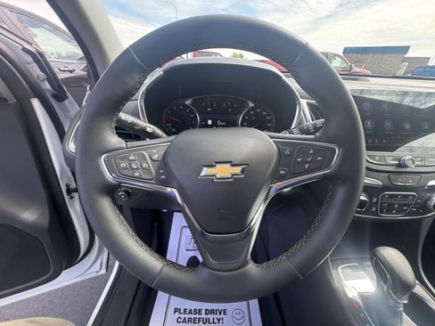 Used 2024 Chevrolet Equinox LT FWD image 18