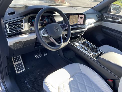 New 2026 Volkswagen Atlas Cross Sport SEL Premium R-Line image 17