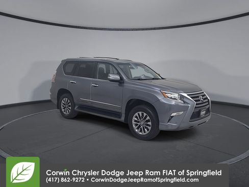 Used 2017 Lexus GX 460 Luxury w/ Preferred Accessory Package image 3