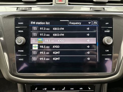 Used 2022 Volkswagen Tiguan SE image 16