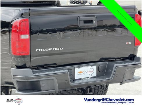 Used 2021 Chevrolet Colorado Z71 w/ Z71 Midnight Edition AWD/4WD image 6