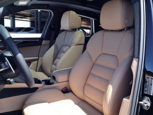New 2026 Porsche Macan S AWD/4WD image 5