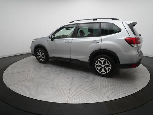 Used 2020 Subaru Forester Premium image 12