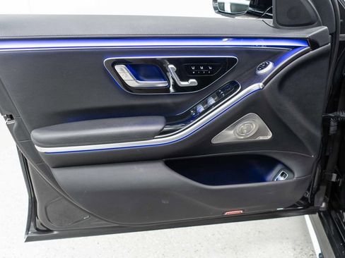 Used 2022 Mercedes-Benz S 500 4MATIC w/ AMG Line Package image 15