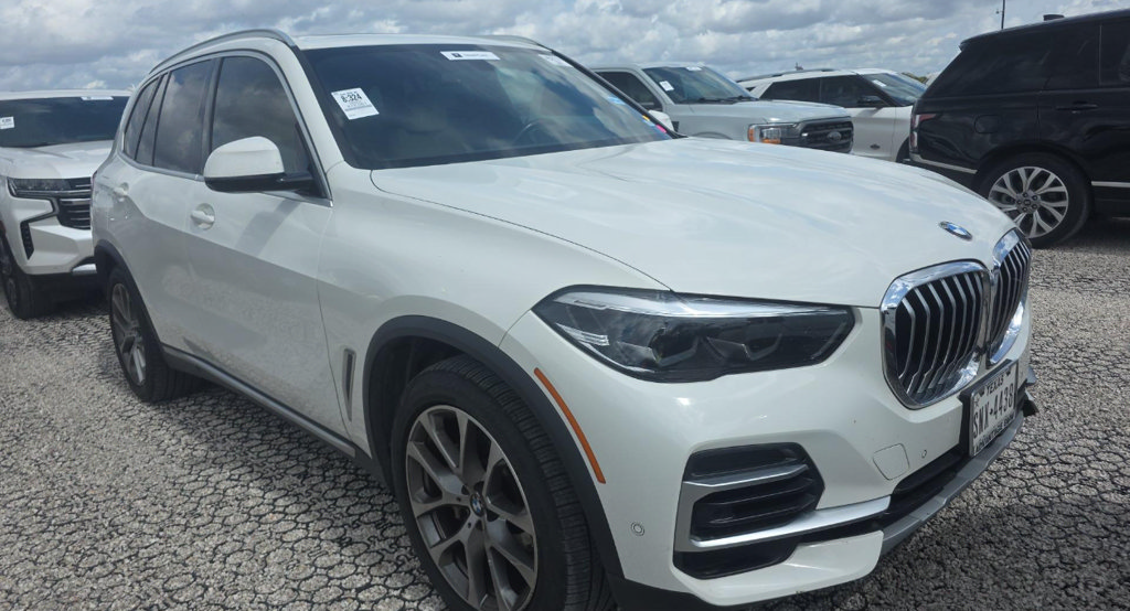 Used 2022 BMW X5 xDrive40i AWD/4WD image 2