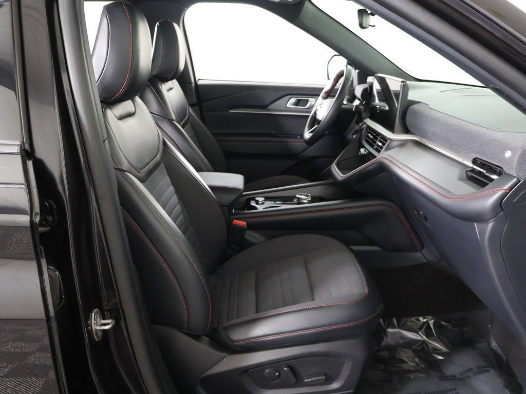 Used 2025 Ford Explorer ST-Line w/ ST-Line Street Pack AWD/4WD image 33