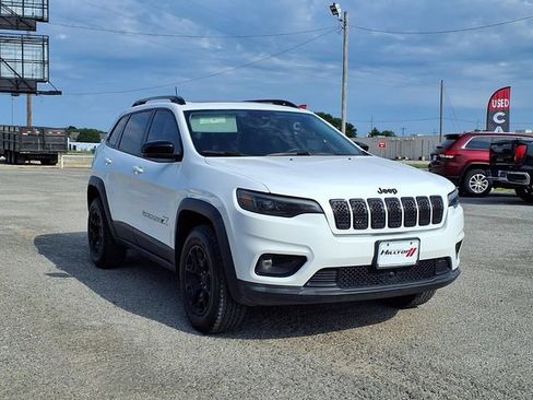 Used 2022 Jeep Cherokee Latitude w/ Sun & Sound Group AWD/4WD image 25