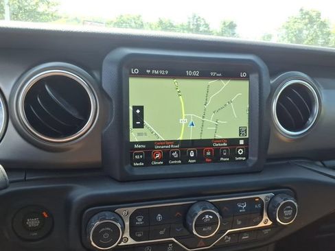Used 2022 Jeep Wrangler Unlimited Rubicon w/ LED Lighting Group AWD/4WD image 22
