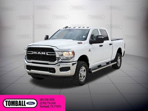 Used 2024 RAM 2500 Tradesman w/ Chrome Appearance Group image 3