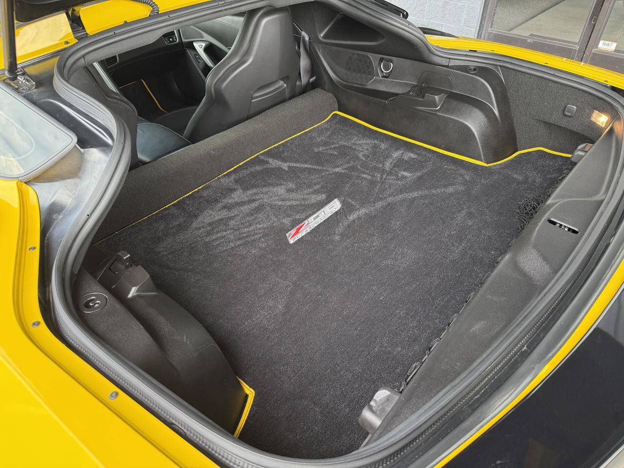Used 2015 Chevrolet Corvette Z06 w/ Z07 Performance Package w/ Z07 Performance Package RWD image 42