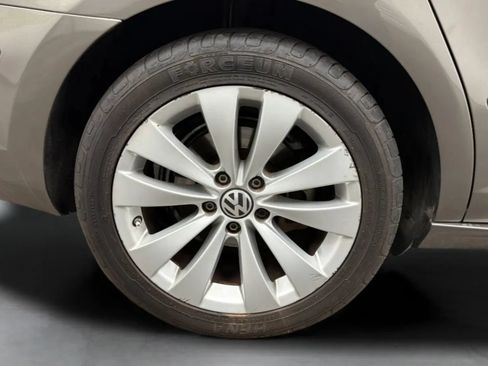 Used 2010 Volkswagen CC Sport FWD image 23