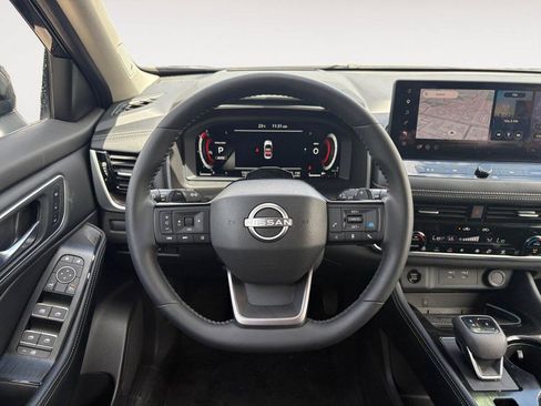 Used 2025 Nissan Rogue Platinum w/ Tech Package AWD/4WD image 12