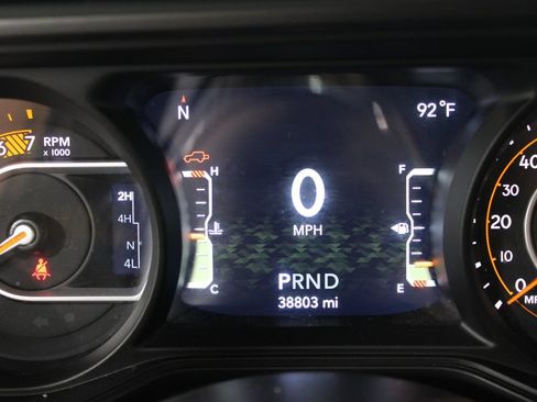Used 2025 Jeep Wrangler Unlimited Sahara AWD/4WD image 19