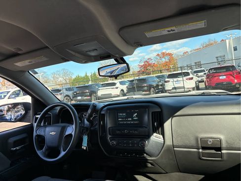 Used 2018 Chevrolet Silverado 1500 Custom w/ Custom Value Package image 25