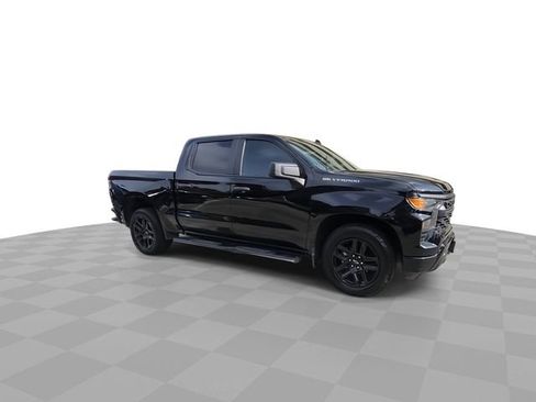 Used 2023 Chevrolet Silverado 1500 Custom image 2