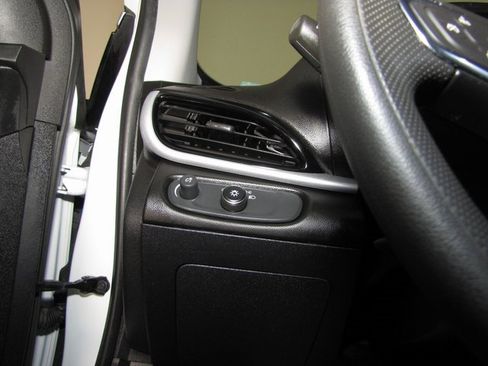 Used 2019 Chevrolet Volt LT image 8