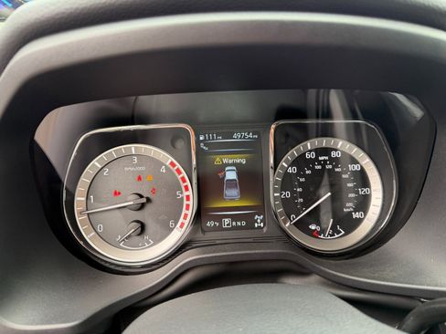 Used 2018 Nissan Titan SV w/ SV Convenience Package image 17