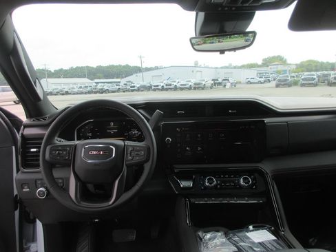 New 2026 GMC Sierra 2500 AT4 w/ AT4 Premium Plus Package AWD/4WD image 17