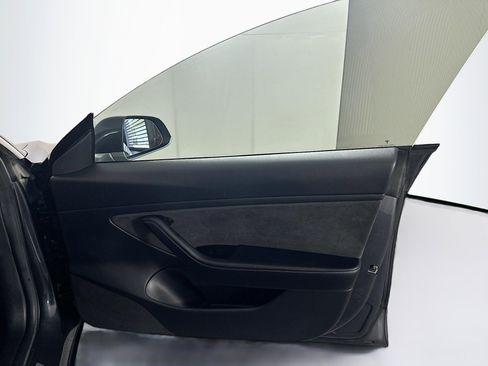 Used 2018 Tesla Model 3 Long Range image 31